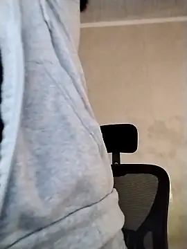 Snapshot of Carameloswing1 chatting on 12-16-25, 01:49 Carameloswing1 online show from 12-16-25, 01:49