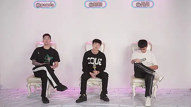 Snapshot of OUBA-boy chatting on 12-03-25, 01:31 OUBA-boy online show from 12-03-25, 01:31