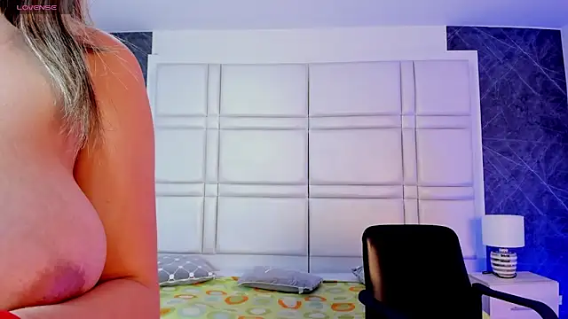 TiffanyHoustton online show from 04-23-26, 12:29