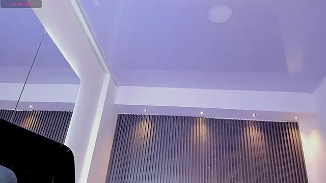 TiffanyHoustton online show from 04-25-26, 01:41