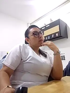 Valeria montana  online show from 04-21-26, 12:00