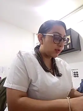 Valeria montana  online show from 04-22-26, 12:07