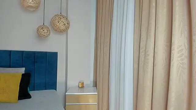 LyraVendrell online show from 04-26-26, 12:08