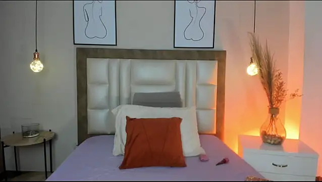 LyraVendrell online show from 04-26-26, 07:00