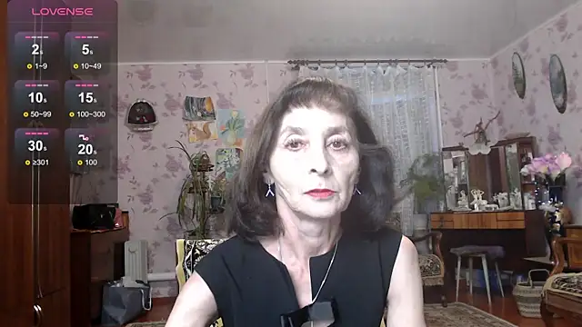 Snapshot of Angelina-Missteria chatting on 12-15-25, 12:42 Angelina-Missteria online show from 12-15-25, 12:42