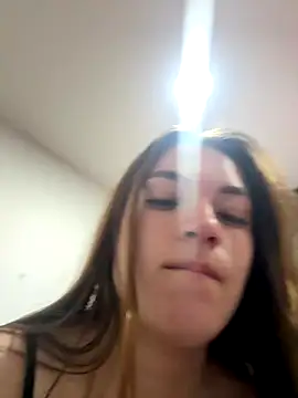 Snapshot of AlaiaSweet__ chatting on 12-15-25, 09:52 AlaiaSweet online show from 12-15-25, 09:52