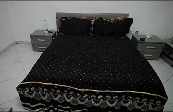 perlaa777 online show from 12-22-25, 10:29