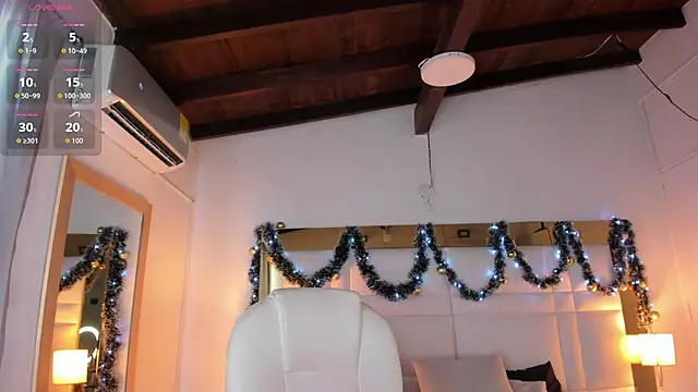 Zoei Moon online show from 12-13-25, 07:53