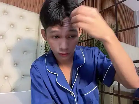 TheBoyAboveYou online show from 06-13-26, 03:54