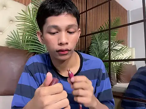 TheBoyAboveYou online show from 07-25-26, 04:37