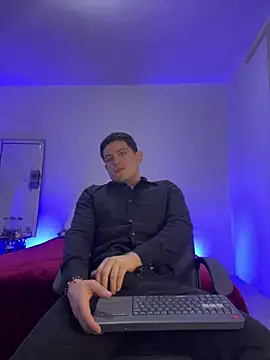 williamsmiiths16 online show from 04-22-26, 11:45