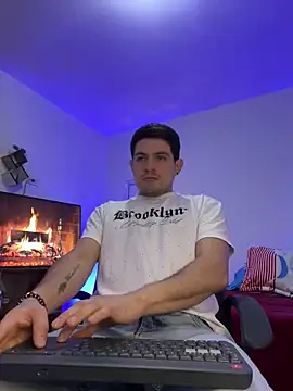 williamsmiiths16 online show from 04-23-26, 11:53