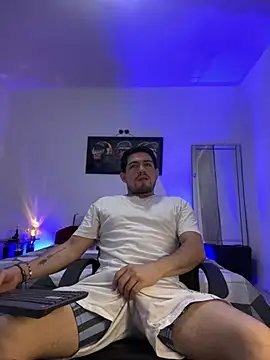 williamsmiiths16 online show from 05-19-26, 09:48