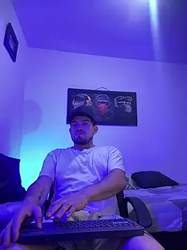 williamsmiiths16 online show from 07-04-26, 11:49