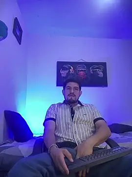 williamsmiiths16 online show from 07-06-26, 11:51