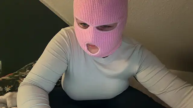 Snapshot of sluddykenna chatting on 12-19-25, 11:56 sluddykenna online show from 12-19-25, 11:56