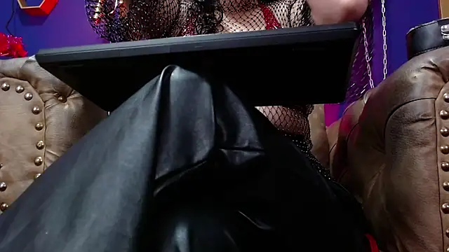 LunaTikka online show from 01-13-26, 01:22