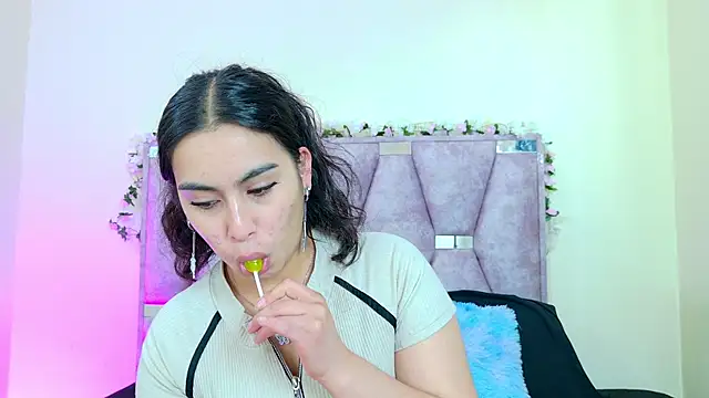 iris and damian online show from 04-21-26, 05:17