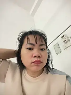 Chew candy online show from 12-16-25, 01:54