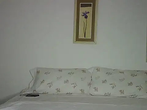 Snapshot of katerinepol chatting on 12-17-25, 02:50 katerinepol online show from 12-17-25, 02:50