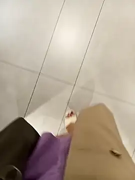 Baby-Linh online show from 12-21-25, 05:03