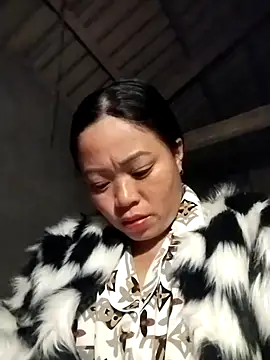 Snapshot of AlilaK2 chatting on 12-16-25, 01:38 AlilaK2 online show from 12-16-25, 01:38