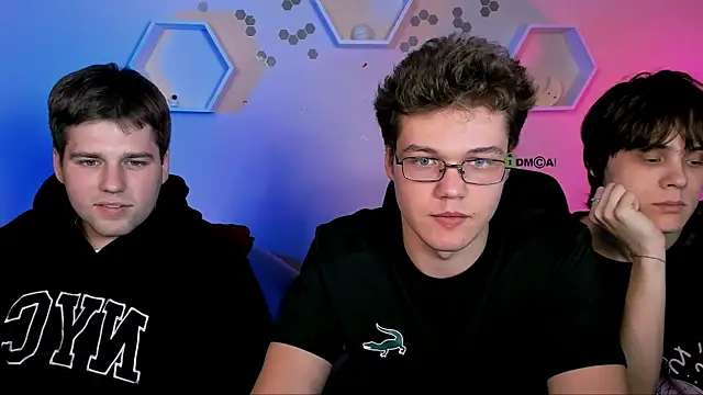 Snapshot of michael_strong_ chatting on 12-04-25, 01:53 michael strong online show from 12-04-25, 01:53