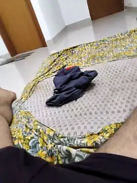 Snapshot of BoyMuslimTelugu chatting on 12-14-25, 02:44 BoyMuslimTelugu online show from 12-14-25, 02:44