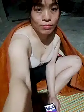 Snapshot of betty_wang chatting on 12-05-25, 01:52 betty wang online show from 12-05-25, 01:52