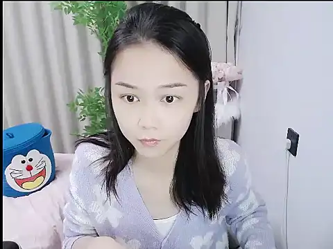 Snapshot of mili923 chatting on 12-20-25, 02:02 mili923 online show from 12-20-25, 02:02