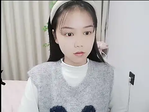 Snapshot of mili923 chatting on 01-14-26, 01:50 mili923 online show from 01-14-26, 01:50