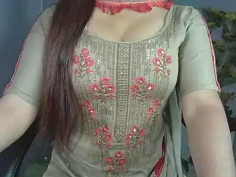 Hotty Suzuka online show from 03-18-26, 04:04
