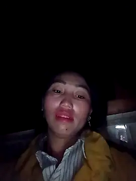 Snapshot of Lorena-a chatting on 12-13-25, 10:37 Lorena-a online show from 12-13-25, 10:37