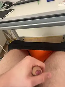 hannes256102 online show from 03-28-26, 11:54