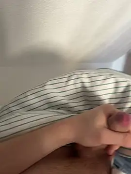 hannes256102 online show from 04-28-26, 06:18