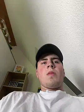 hannes256102 online show from 05-22-26, 01:39
