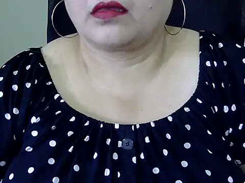 Snapshot of Soniya_Sha chatting on 06-05-26, 07:36 Soniya Sha online show from 06-05-26, 07:36