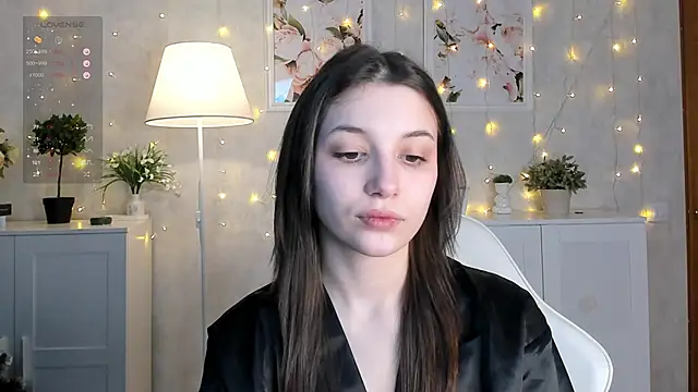 Bettyy Moore online show from 12-14-25, 03:34