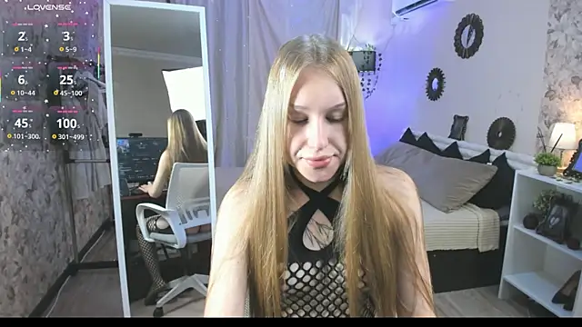 Snapshot of Katy_Midocalm chatting on 08-02-26, 08:24 Katy Midocalm online show from 08-02-26, 08:24