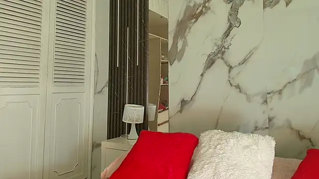 BellaHarpeer online show from 04-14-26, 07:31