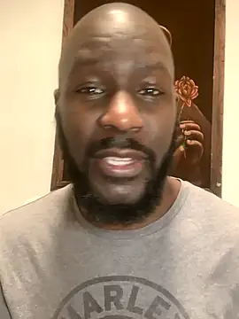 Snapshot of goldenshower2451 chatting on 12-16-25, 01:32 goldenshower2451 online show from 12-16-25, 01:32