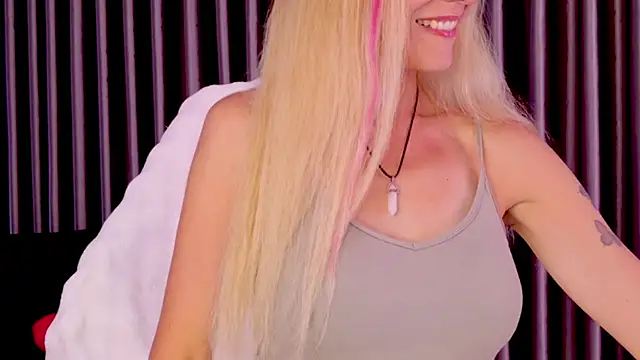 Snapshot of betty_xoxoo chatting on 07-24-26, 11:08 betty xoxoo online show from 07-24-26, 11:08