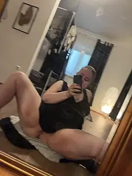 ScarletSaffire online show from 04-05-26, 08:55