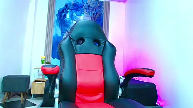 Valentina and sneider  online show from 04-20-26, 09:16