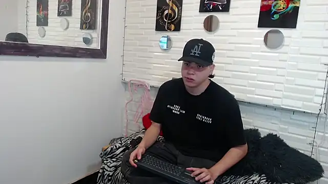 Dylan fooxx online show from 12-15-25, 07:29