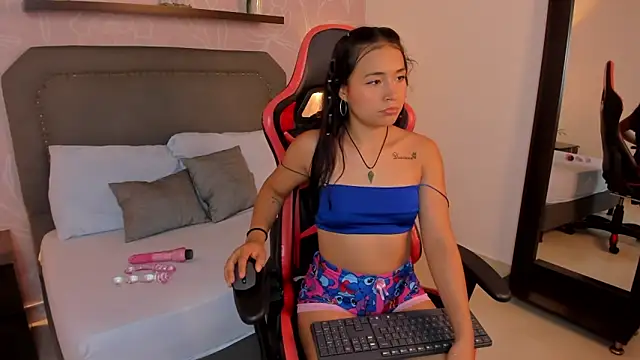 madison saenzz online show from 12-21-25, 07:21