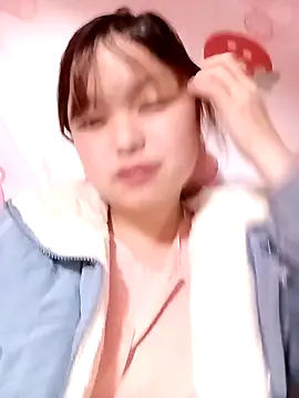 Snapshot of Miina-2000 chatting on 12-17-25, 01:11 Miina-2000 online show from 12-17-25, 01:11