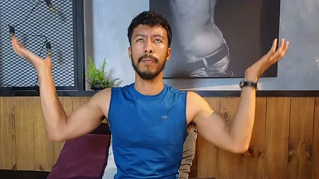 Snapshot of logan_mercer chatting on 12-17-25, 07:31 logan mercer online show from 12-17-25, 07:31