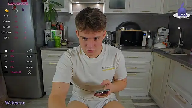 Snapshot of fruitninjaga chatting on 12-17-25, 10:54 fruitninjaga online show from 12-17-25, 10:54