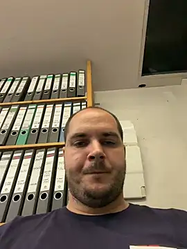 Snapshot of GeilerFinn95 chatting on 06-17-26, 04:52 GeilerFinn95 online show from 06-17-26, 04:52